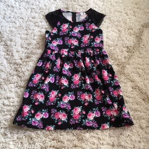 Girls dress